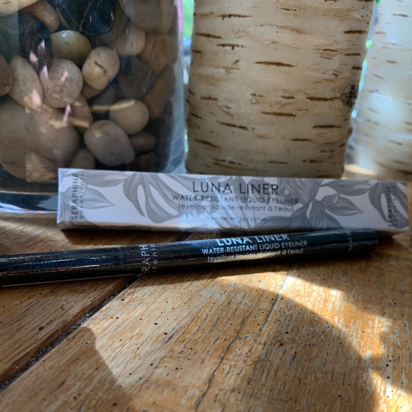 Vegan Eyeliner - Picture 1 of 1